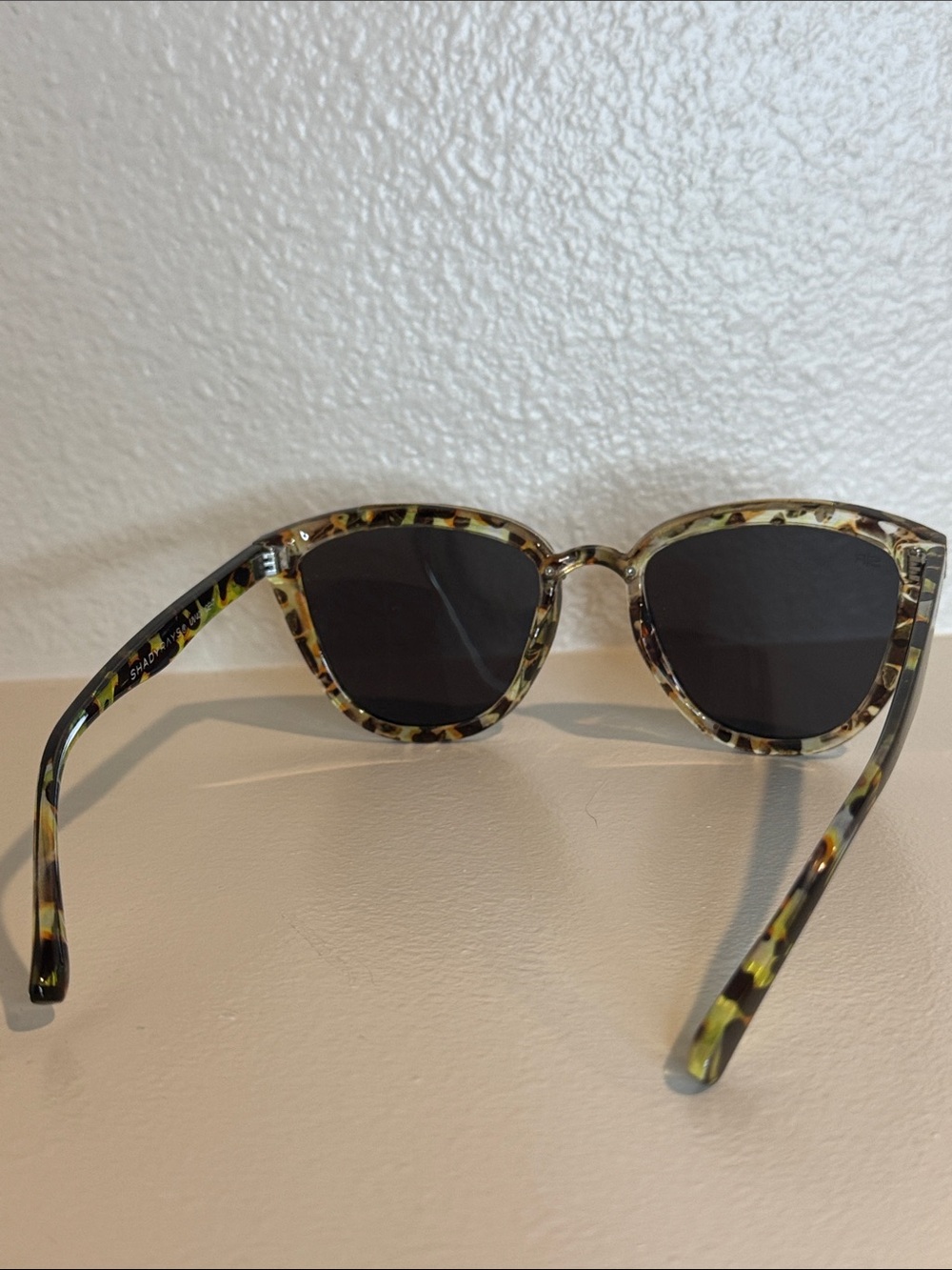 SHADYRAYS Shady Rays Tortoiseshell Cat-Eye Sunglasses - Black Lenses Polarized - Picture 5 of 5